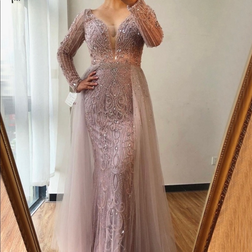 *NEVER WORN* Pink Serene Hill Formal Gown